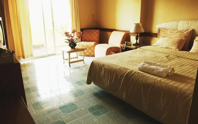 Thai Orange House