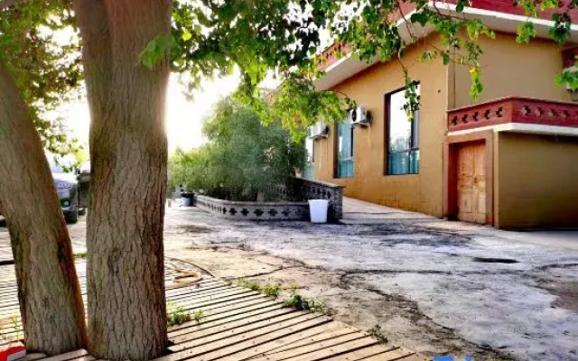 Ruoqilou Lanqi Tiao Homestay