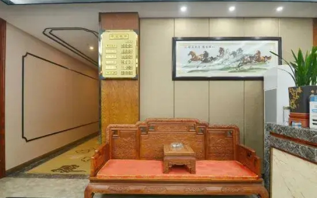 Lujiang County Hung Chun Garden Business Hotel