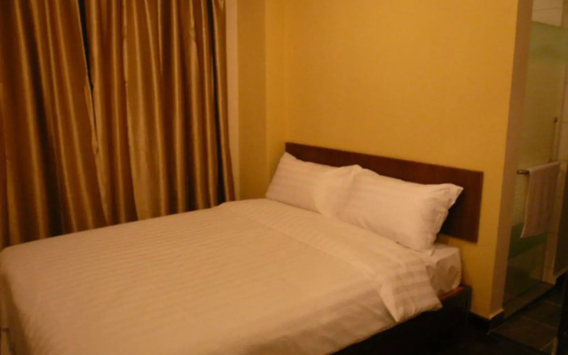 101 Lake View Hotel