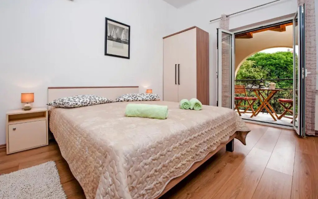 Apartments & Rooms Chiara