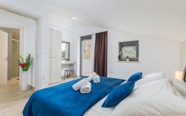 Amazing Home in Pjescana Uvala With Wifi and 2 Bedrooms