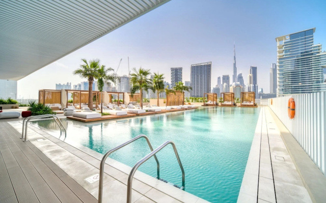 Sleek Business Bay Studio Burj View Balcony