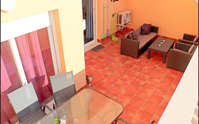 Apartamento en segunda linea, con piscina comunitaria