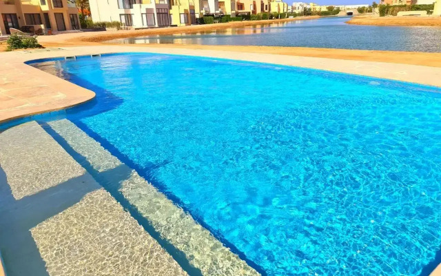 Luxury 3 Bedrooms Town House