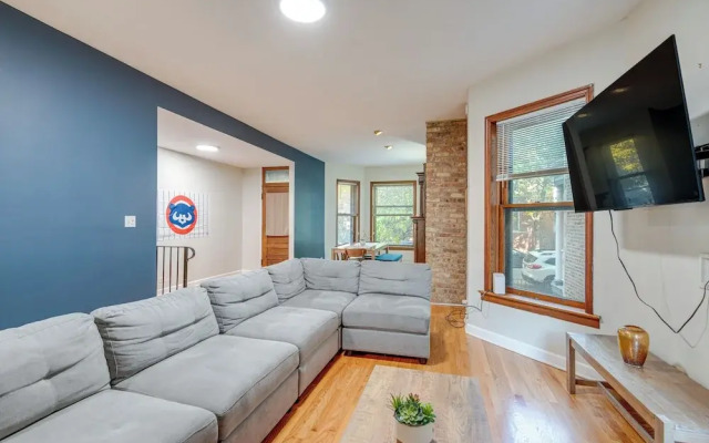 Pet-friendly W/pool Table: Walk to Wrigley Field
