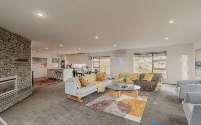 Ohana Hillside Haven - Serene Getaway 4BR