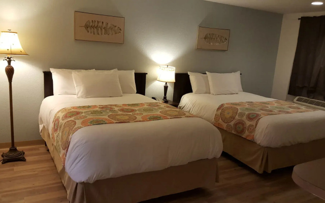 Tricove Inn & Suites