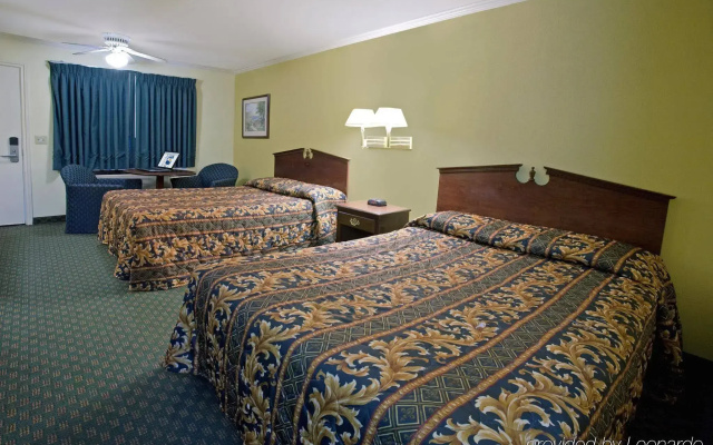 Laguna Inn & Suites