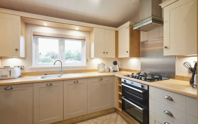 Host Stay Kinship Lodge
