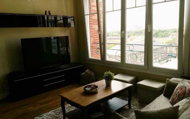 Апартаменты Apartment With 2 Bedrooms in Saint-denis, With Wonderful City View, Ba комната для гостей