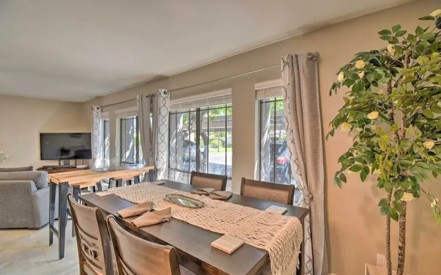 Sleek Phoenix Condo: Walk to Biltmore Fashion Park