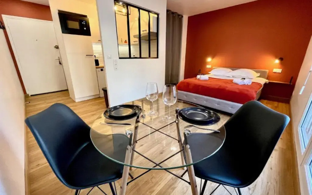 Studio Avec Grande Terrasse Et Parking Privatifs