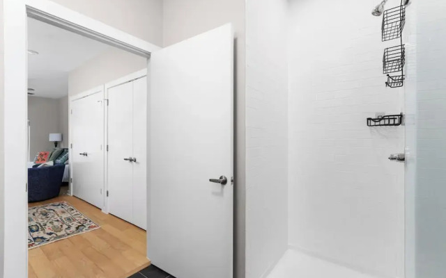 Rare 2BR in Prime Location