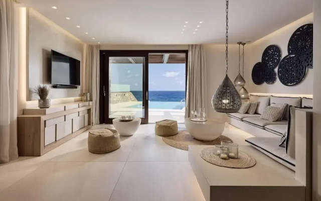 Melitina - Beautiful Waterfront 3 bed Room Villa