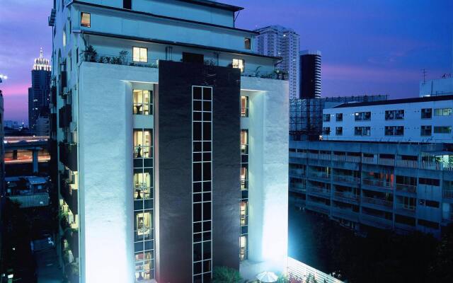 Отель FuramaXclusive Sukhumvit вид на фасад