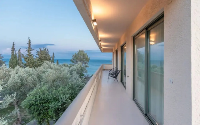 Astra Beach Studio 2