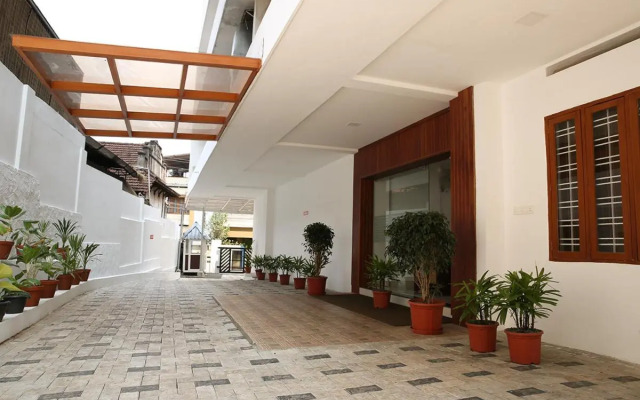 Iswarya Residency