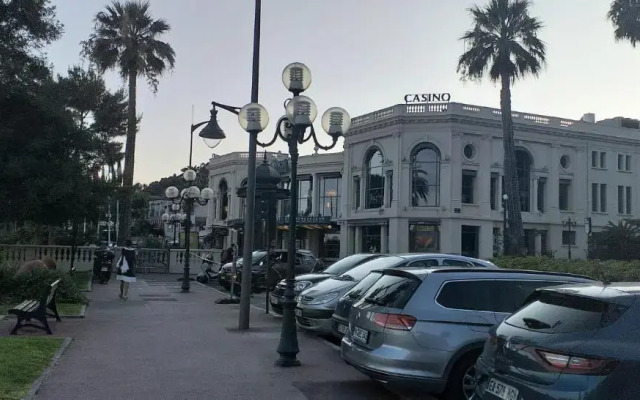 Vue mer exceptionnelle entre Nice et Monaco
