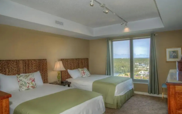 Beautiful and Lavish Ocean-view High Rise!