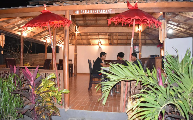 Made Taro - Menjangan Homestay