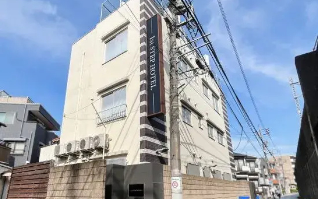 1st Step Hotel