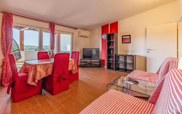 Amazing Home in Pomer With Wifi and 6 Bedrooms