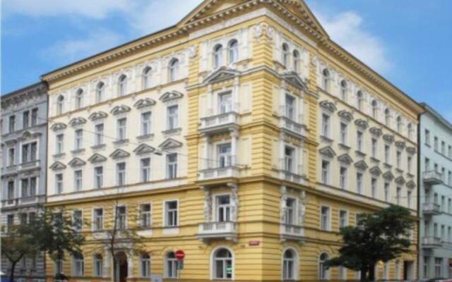 Отель Assenzio вид на фасад