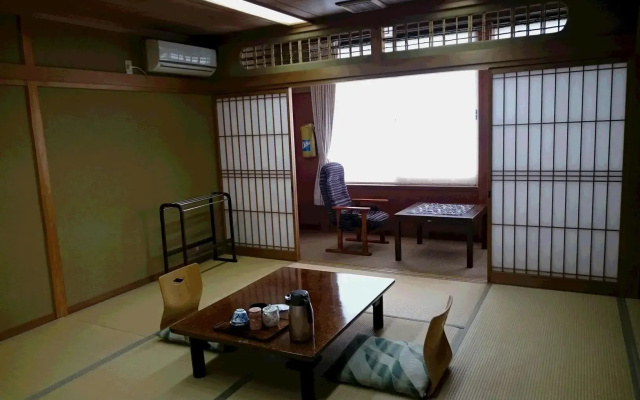 Mitsuwa Ryokan