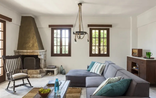 Luxurious Mani Peninsula Traditional Tower