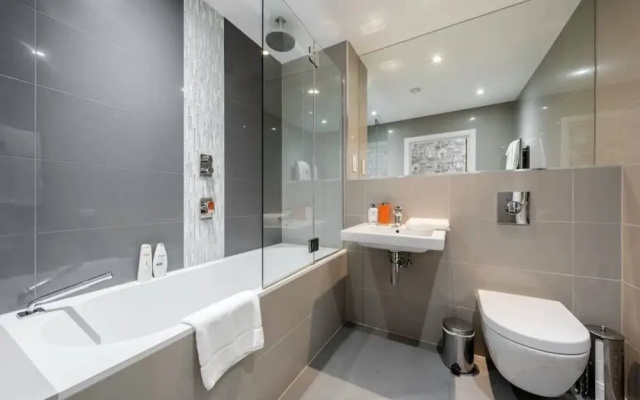 Funky Modern 1 bed in Trendy Clerkenwell W/balcony