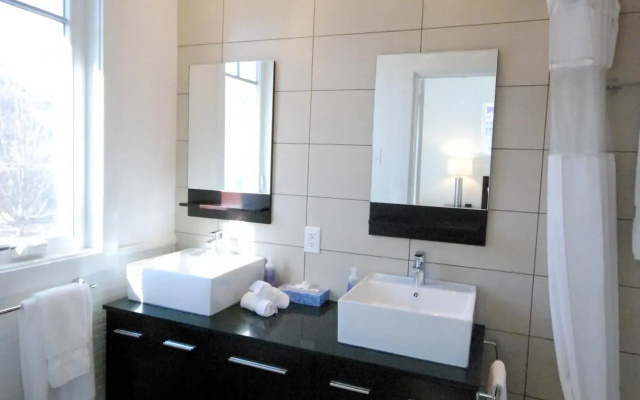 Standish House 3BR/2.5BA (A) - Includes Bi-weekly Cleanings
