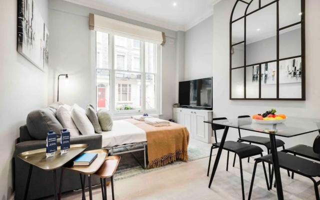 Bright and Modern Bayswater Apartment