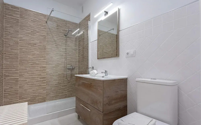 Magnificent 1 Bedroom Apartment With Balcony Santa Marta III