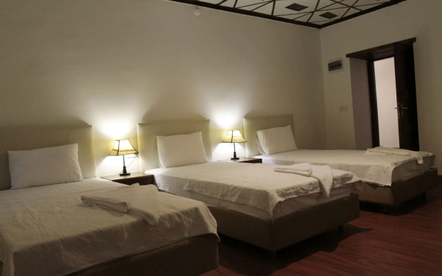 Ozkavak Hotel Kaleici