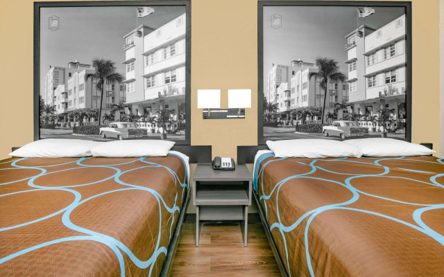 Super 8 by Wyndham Moss Point