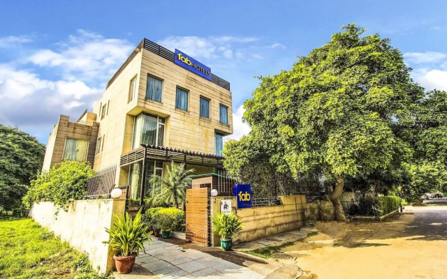 FabHotel Raj Darbar Iffco