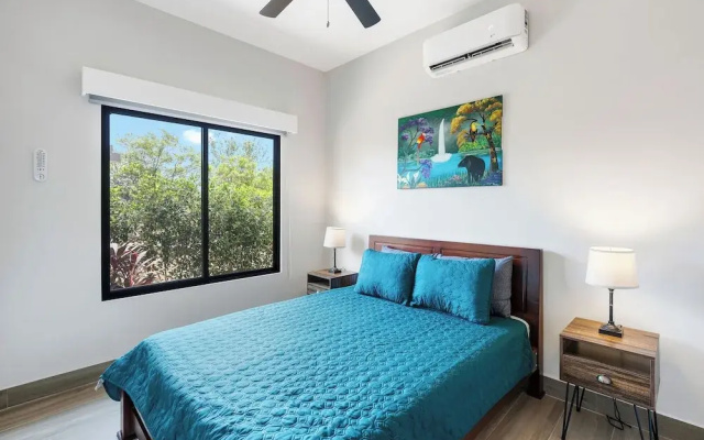 Villa with Minimalist Design & Scenic Deck with Private Infinity Pool and Jungle Views