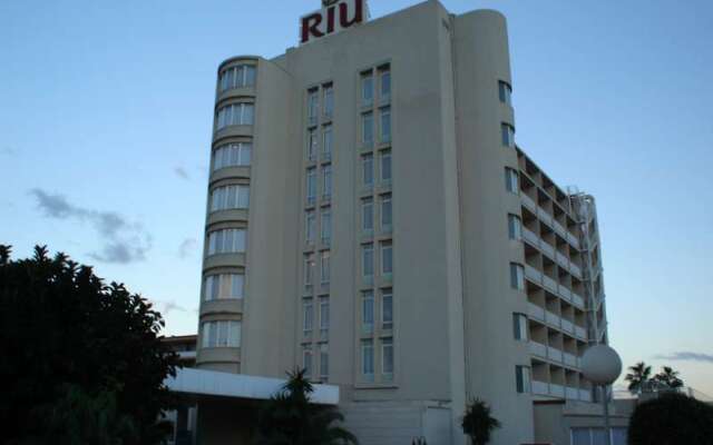 Отель Riu Nautilus - Adults only Испания, Торремолинос - отзывы, цены и фото номеров - забронировать отель Riu Nautilus - Adults only онлайн вид на фасад
