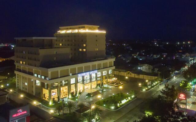 Sunrise Hotel вид на фасад