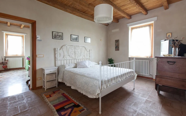 Cascina Serenella B&B