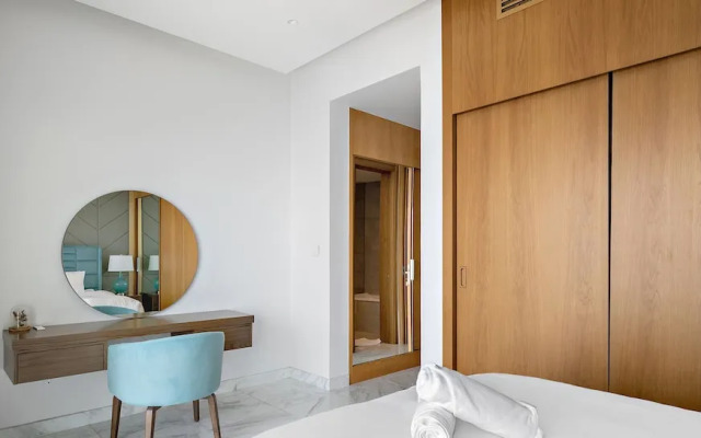 WelHome - Luxe Apt With Dazzling Views Steps From The Beach