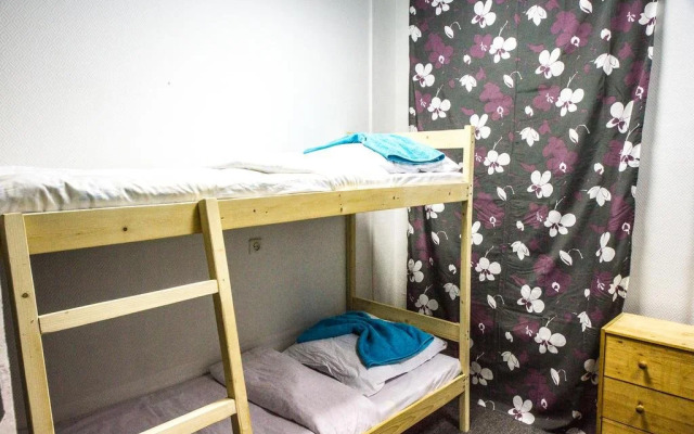Come&Sleep Hostel