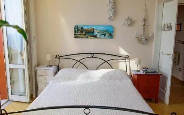 Large Apartment In The Heart Of Chiaia