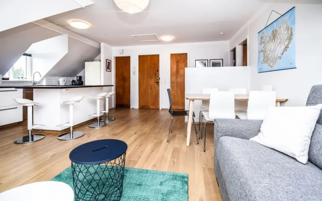 Apartment B04
