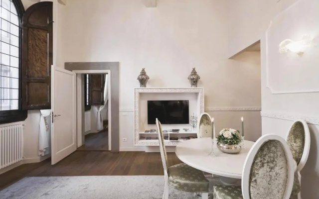 Luxury Apartment Rucellai
