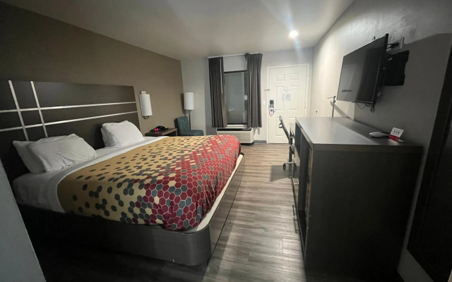 Econo Lodge Inn & Suites Murfreesboro Shopping District
