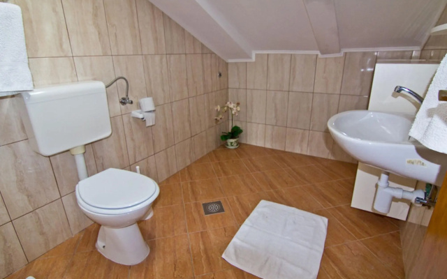 Ankica - pool & garden - A2(8)
