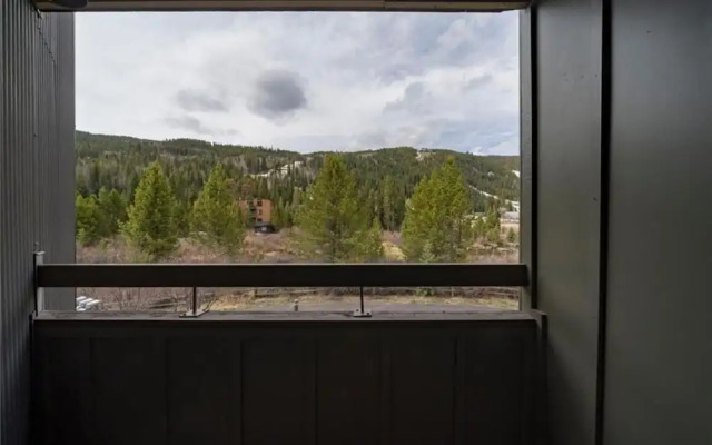 Frostfire D24 3 Bedroom Condo by RedAwning