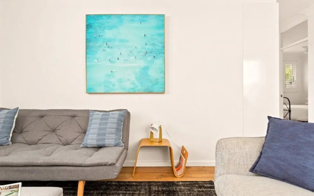 Coastal 2-bed Apartment Steps From Manly Beach